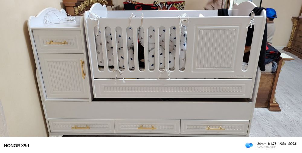 Детская кровать  у