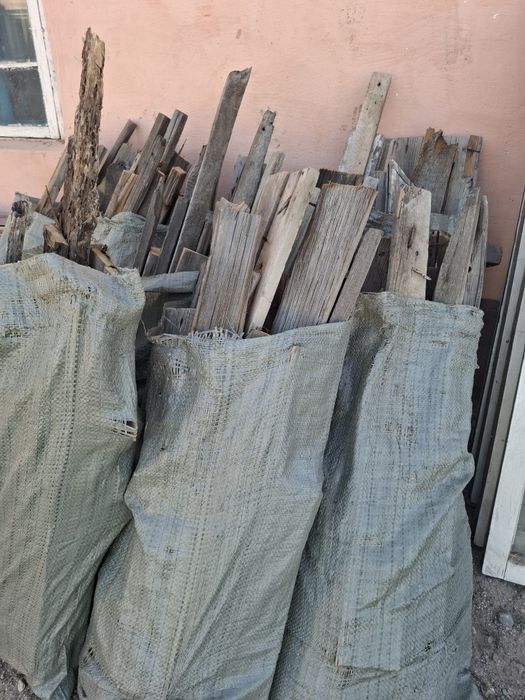 Дрова в мешках по 1200 тенге