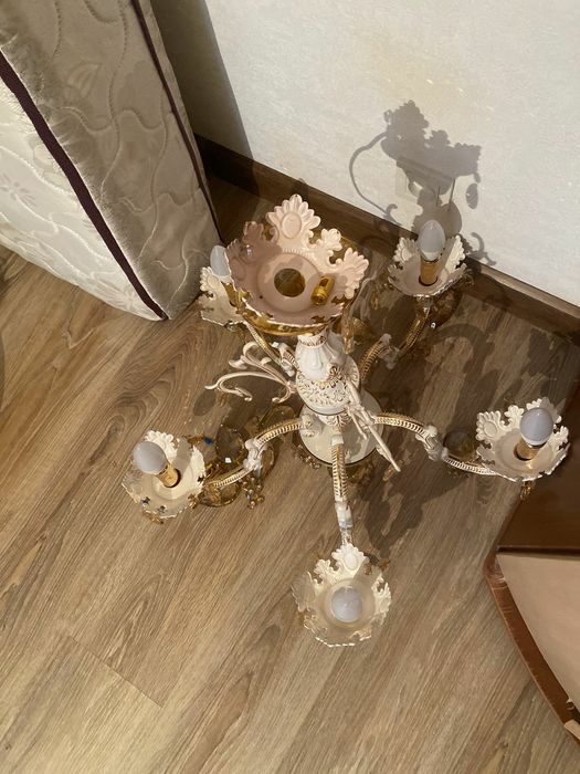 Продам люстру хорошом состояние