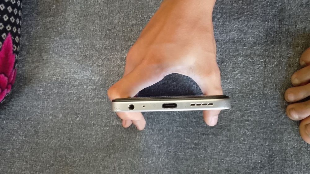 Infinix hot 60 i. 4/128