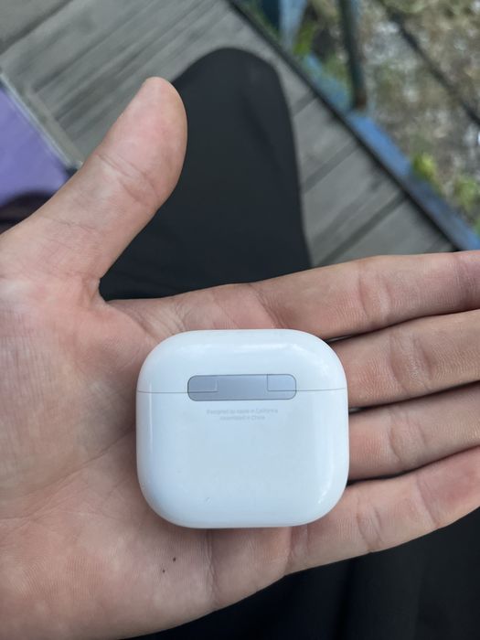 Продам Airpods 4 оригинал