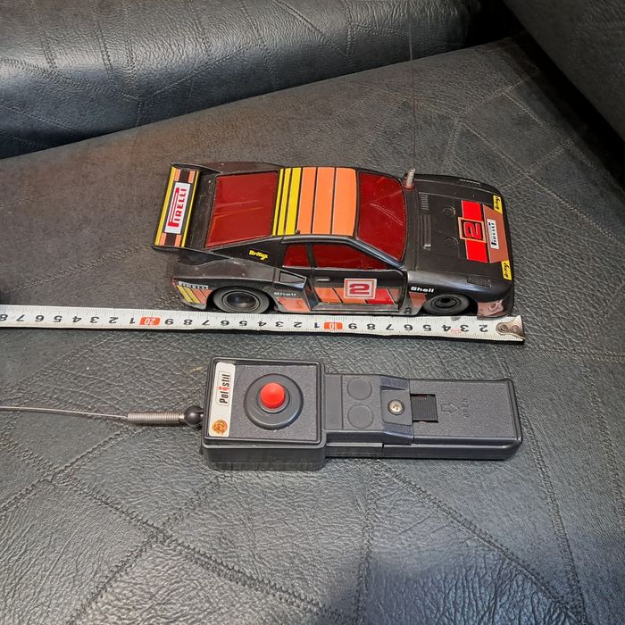 Автомобил Ланчия с радио управление