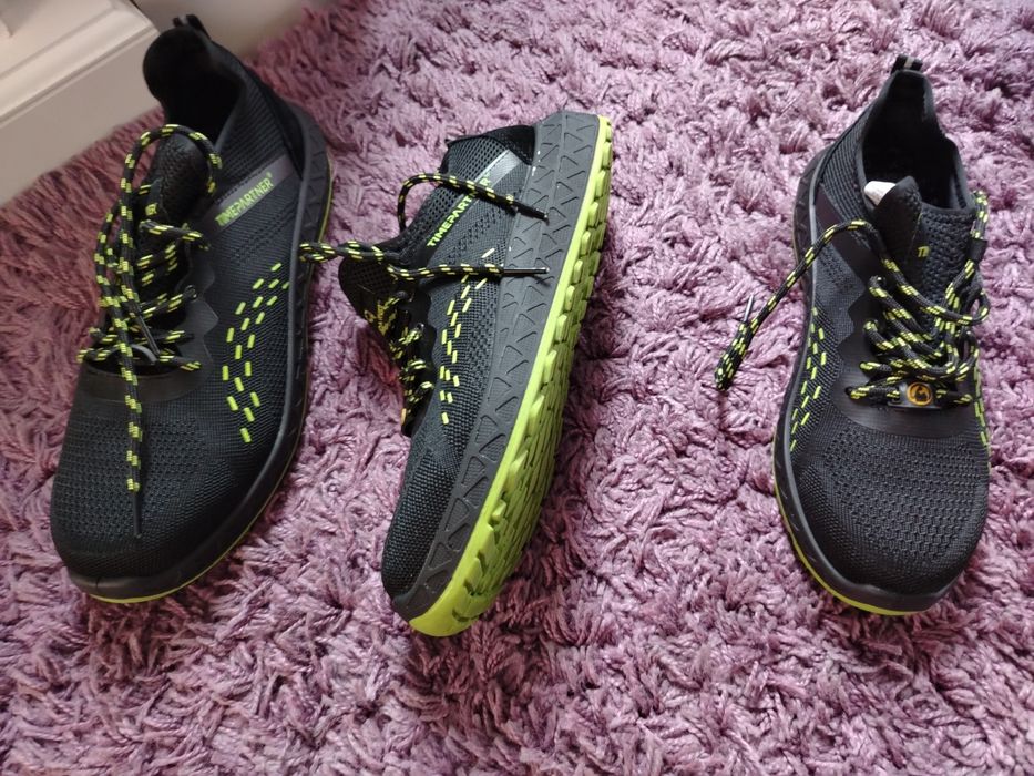 Vând adidas de lucru