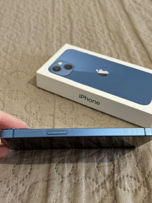 iPhone 13 – 128 GB – много добро състояние + 3 калъфа