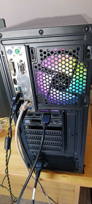 Геймърски компютър i7 6700k gtx1070 8gb