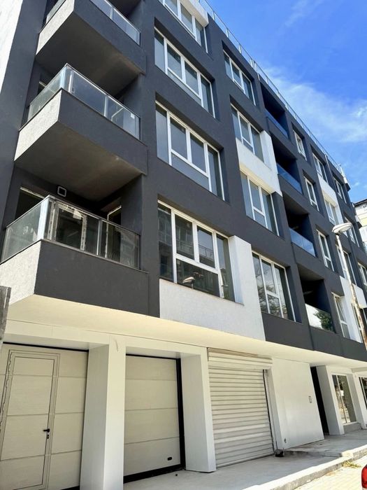 Продава се Тристаен апартамент в Варна, Автогара - 110 кв.м за 877 €/кв.м - Снимка #15