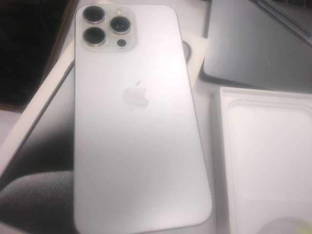 Apple iPhone 15 Pro Max (только e-sim)