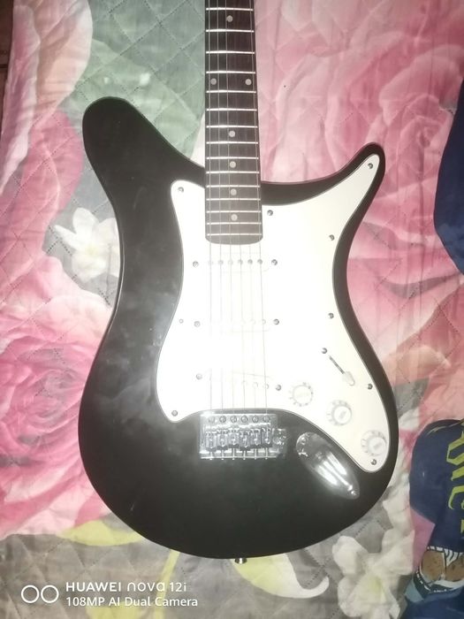 Електрическа китара + усилвател + fuzz  starter kit