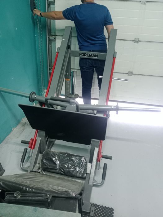 Тренажор жим ногами