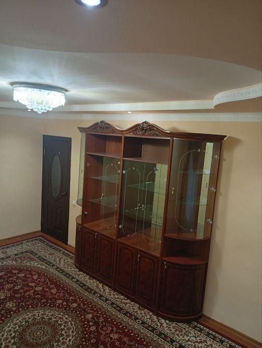 Манеж ениндо 3 каватда 3 хонали кв сотилади