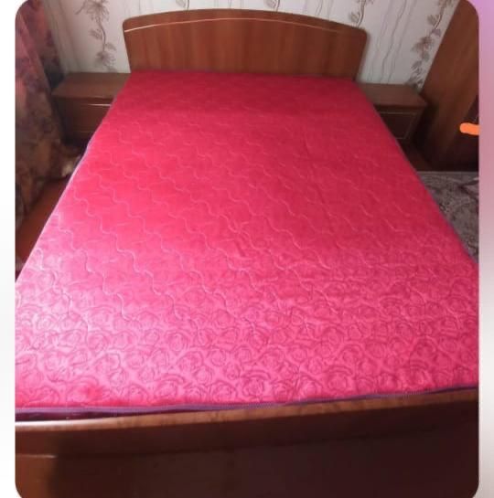 продаю спальный гарнитур