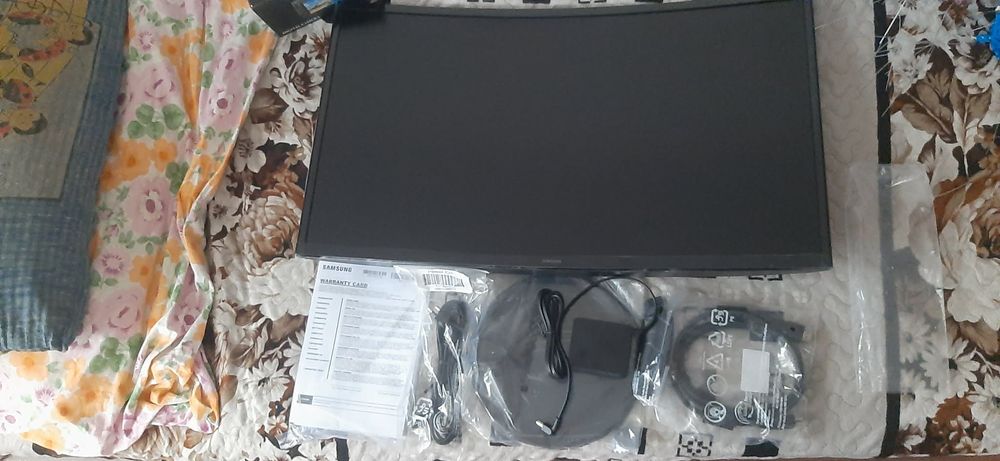 Vând Monitor LED IPS Samsung Essential S3 S30GD 27",nou