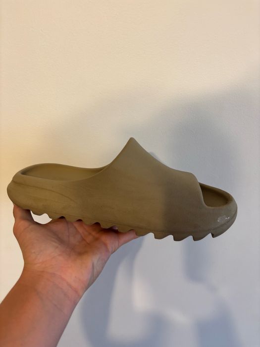 papuci yeezy slide