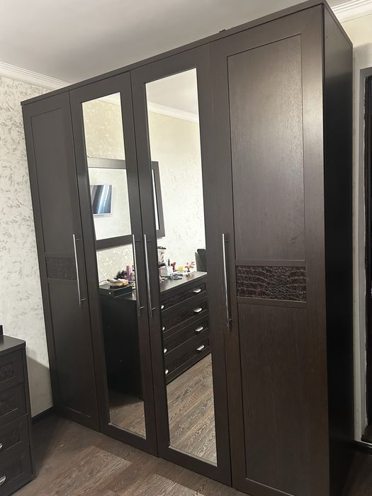 Спальный гарнитур