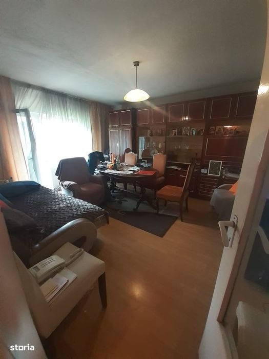 Apartament 4 Camere Decomandate, 80 mp, 2 Balcoane, etaj Intermediar,
