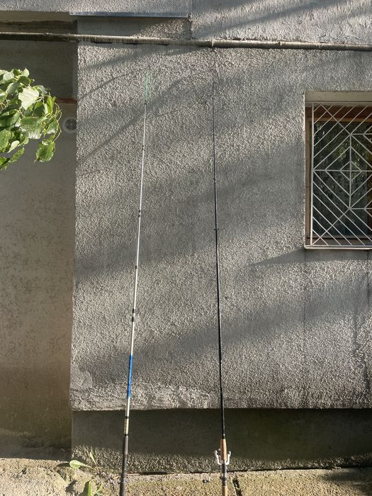 Vând rod-pod și doua lansete pentru crap