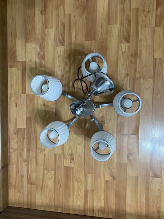 Люстра в комнату