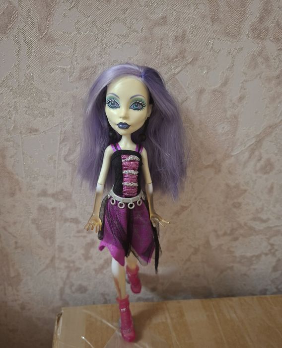 Продам спектру ghouls alive монстер Хай monster high
