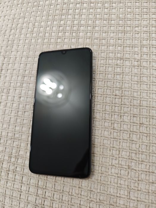 Xiaomi Mi 9 64 ГБ / Snapdragon 855 / AMOLED
Продам Xiaomi Mi 9, чёрны