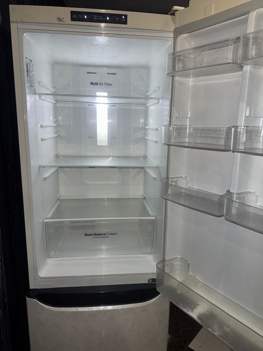 Холодильник LG сатылады. Продам холодильник lg