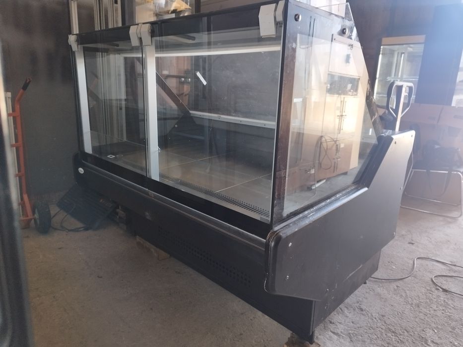 Хладилна витрина за месо,колбаси и др.