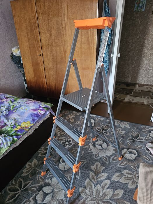 Продаю стремянку