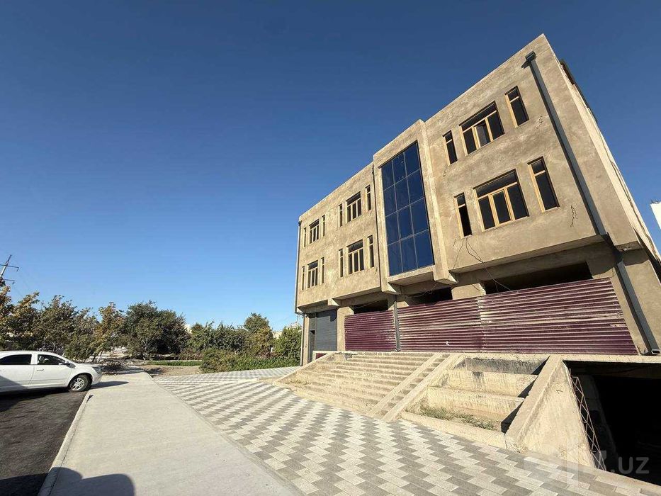 TAYYOR 3 QAVATLI NOTURAR BINO ijaraga beriladi #a944