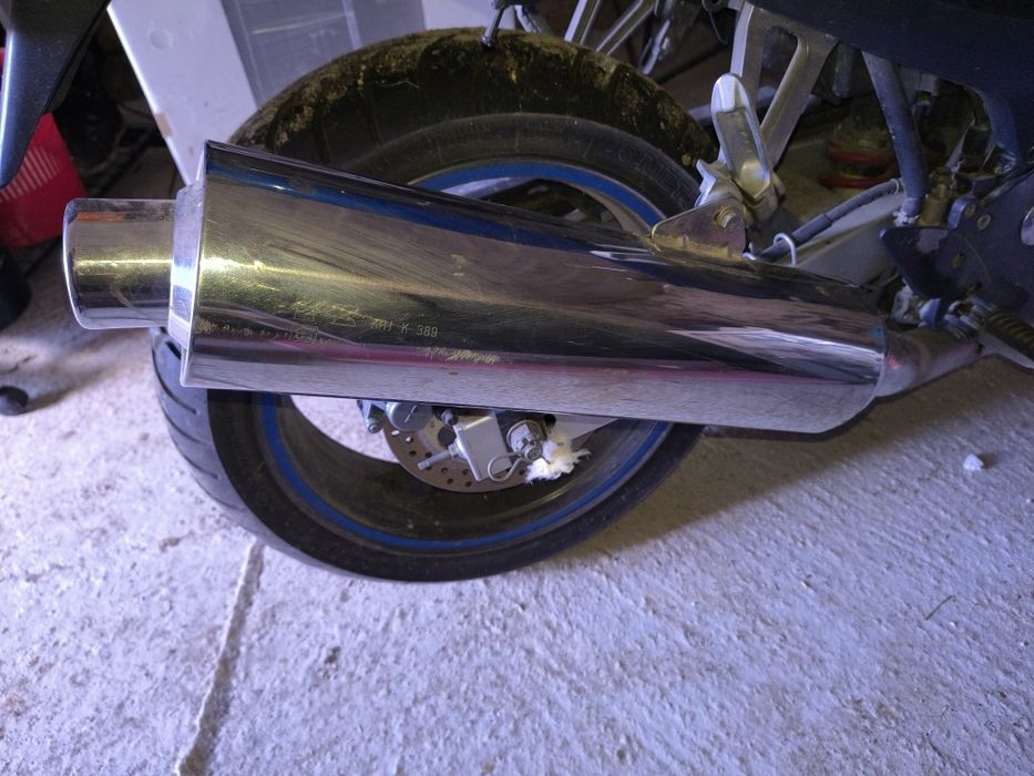 Vând motocicleta Kawasaki ZR 750