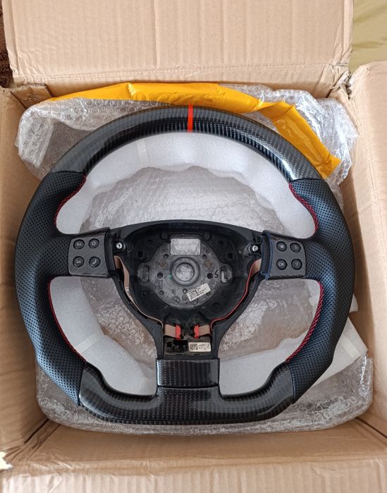 Volan  carbon golf 5 GTI