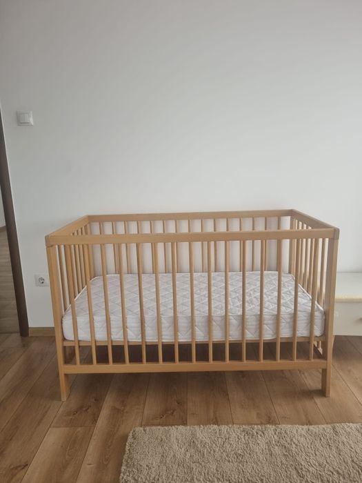 Pătuț din lemn masiv