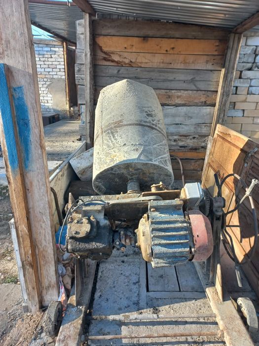 Продам бетономешалку.