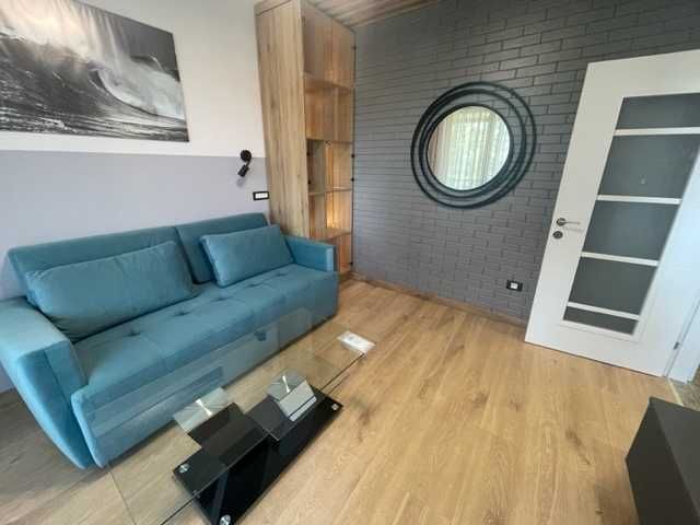 Дава се под наем Тристаен апартамент в Варна, Общината - 70 кв.м за 867 € - Снимка #2