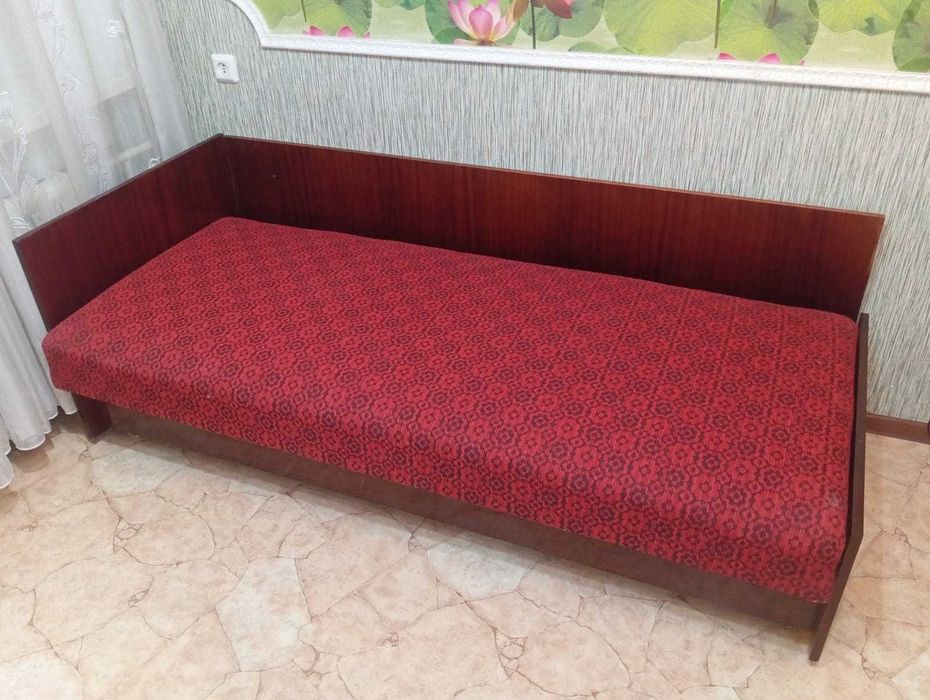 Кровать односпальная б/у