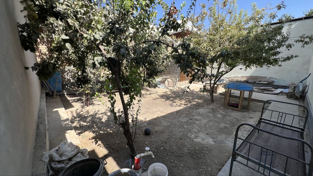 Уй сотилади. 9 соток 2 каватли. Университет участка Садаф 69