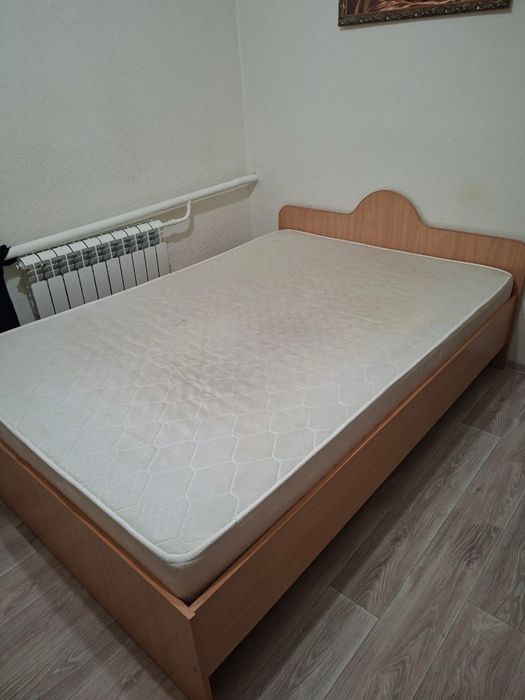 Кровать 140х200 с матрасом