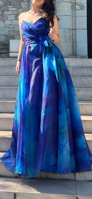 Продавам официална рокля