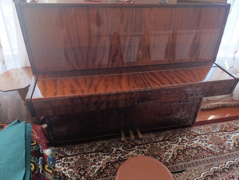 Продаётся пианино Беларусь в очень хорошем состоянии