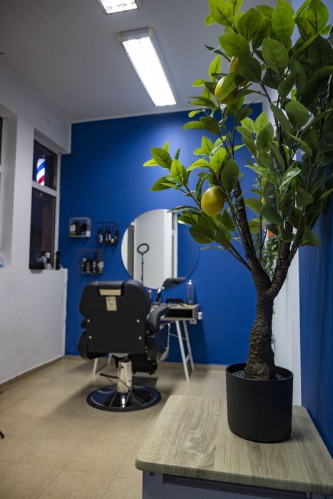 Напълно оборудвана бръснарница в София