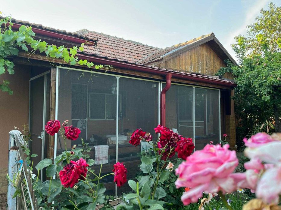 Casa de vanzare cu anexe (70mp + 80mp) - teren 2,000mp - Com. Grindu, Sat Pisica, Tulcea