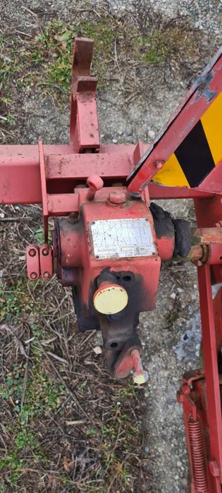 Semanatoare porumb Becker 4 secții