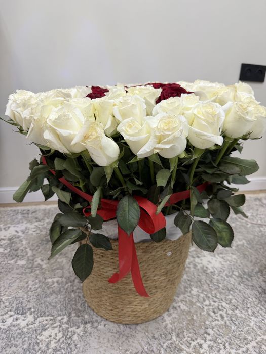 Цветы в корзине , цветы розы