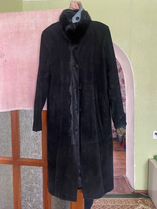 Продам натуральный замшевый плащ