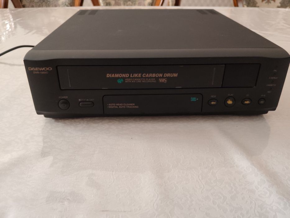 Комплект видеомагнитофонов Daewoo и Philips VHS