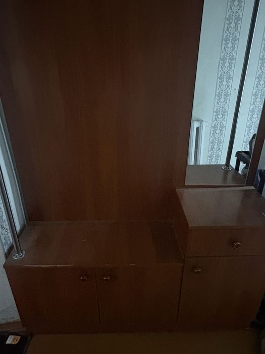 продам шкаф в прихожую