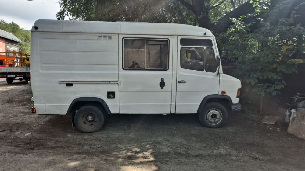 Мерседес 510 двух скатный