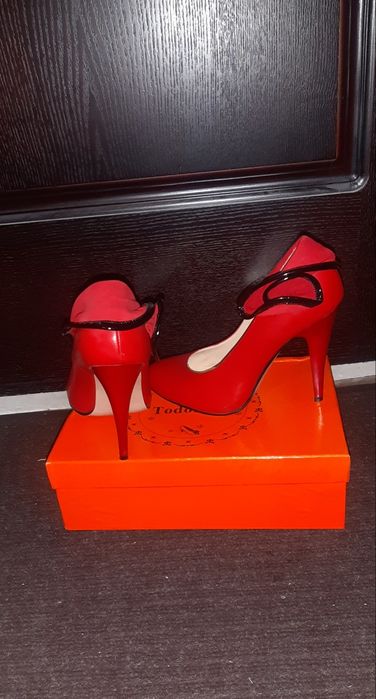 Туфли лодочки. 39 размер.