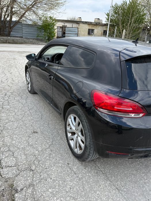 За Части Volkswagen Sirocco 1.4tfsi 2010g ръчка код мотор CGG