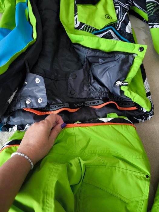 Geaca snowboard/schi băiat Volcom  8k/M(10-12 ani)