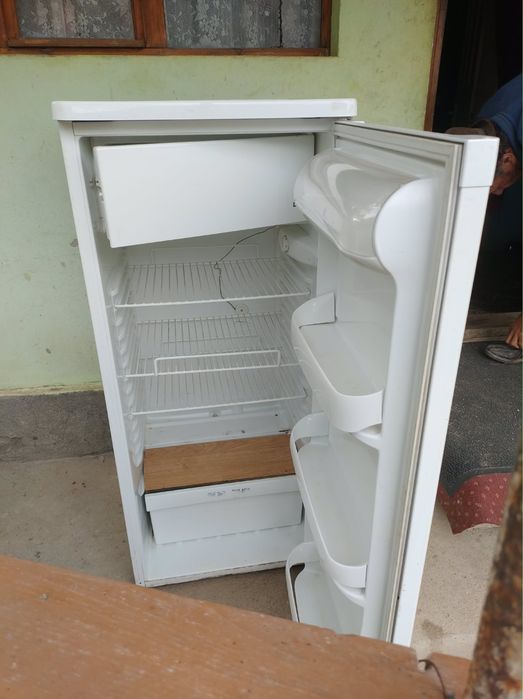 Vand frigider urgent