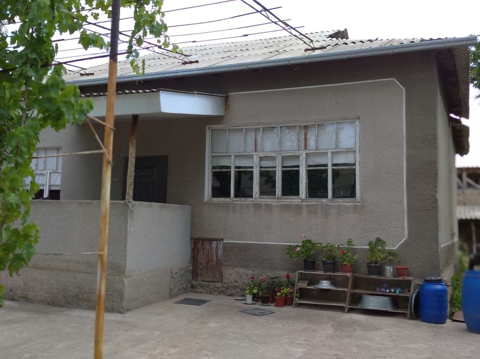 Срочно продам земельный дом в хорошем месте. Шочилинч уй жой сотилади.